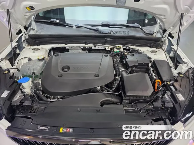 Вольво XC40 B4 Ultra Bright — Фото автомобиля 6
