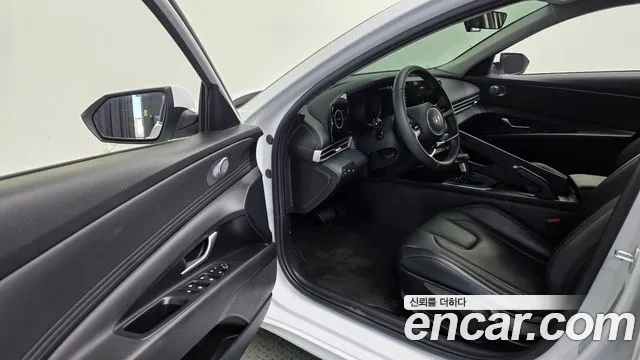 Hyundai Avante CN7 — Фото автомобиля 11