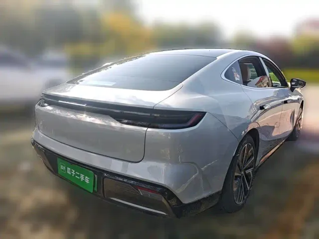 Geely Galaxy E8 — Фото автомобиля 4