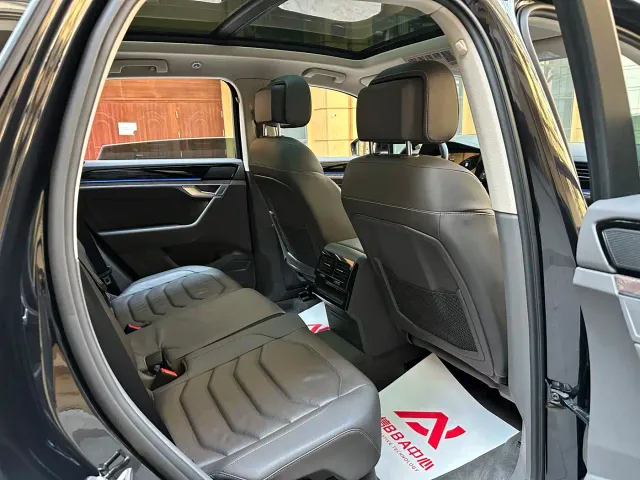 Volkswagen Touareg — Фото автомобиля 18