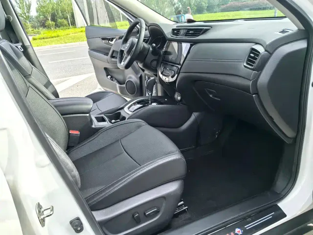 Nissan X-Trail — Фото автомобиля 13