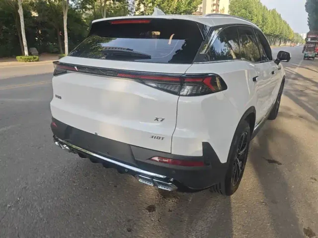 BAIC X7 — Фото автомобиля 6