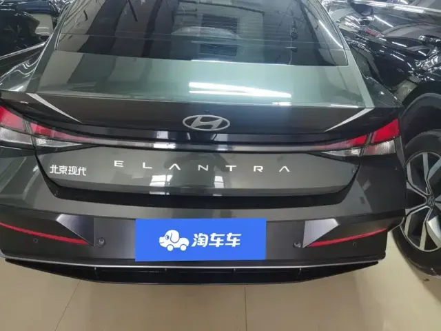 Hyundai Elantra — Фото автомобиля 4