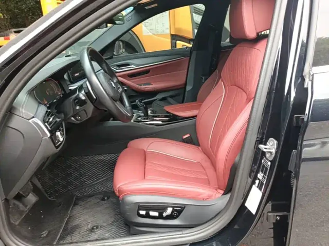 BMW 5 Series — Фото автомобиля 14