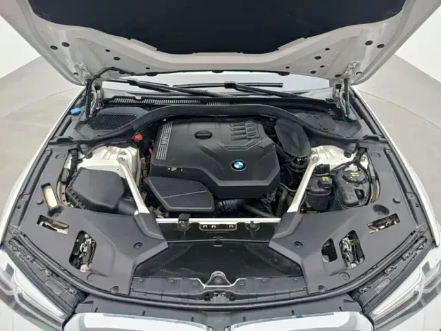 BMW 5 Series — Фото автомобиля 13