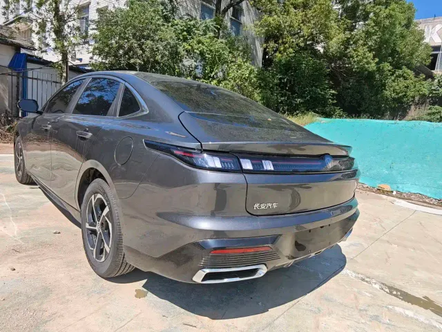 Changan Eado — Фото автомобиля 9