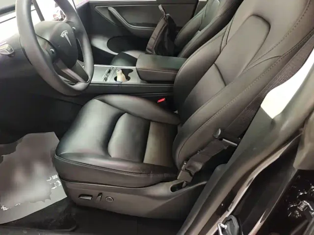 Tesla Model Y — Фото автомобиля 14