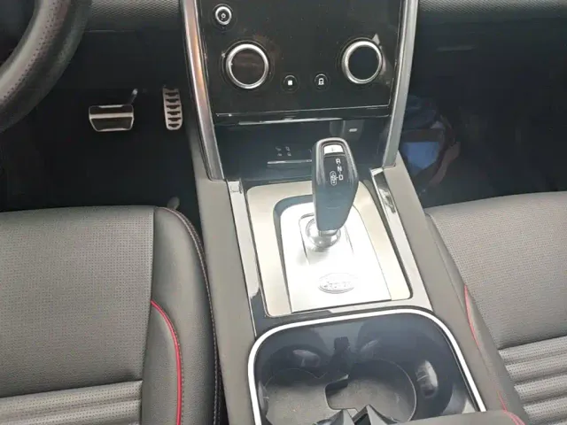 Land Rover Discovery Sport — Фото автомобиля 13