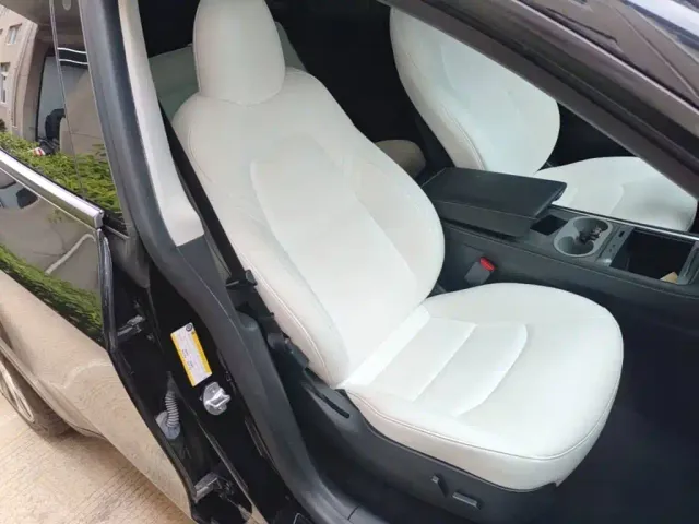 Tesla Model Y — Фото автомобиля 24