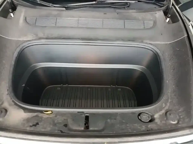 Tesla Model Y — Фото автомобиля 19