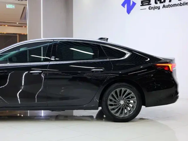 Buick LaCrosse — Фото автомобиля 4