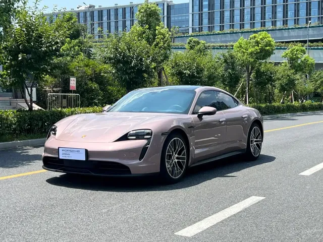 Фотография автомобиля — Porsche Taycan