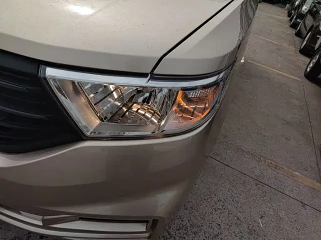 Wuling Hongguang V — Фото автомобиля 23
