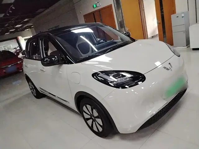 Wuling Bingo — Фото автомобиля 3