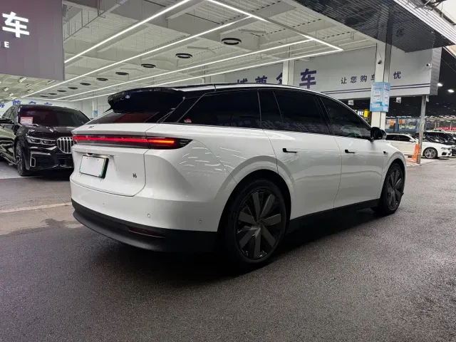 Li Auto i6 — Фото автомобиля 21