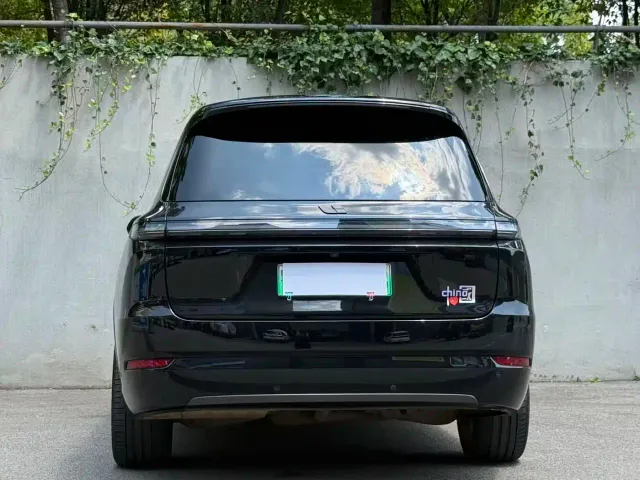 Li Auto L9 — Фото автомобиля 9