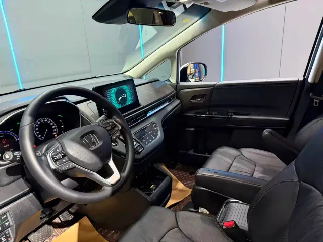 Honda Odyssey — Фото автомобиля 11