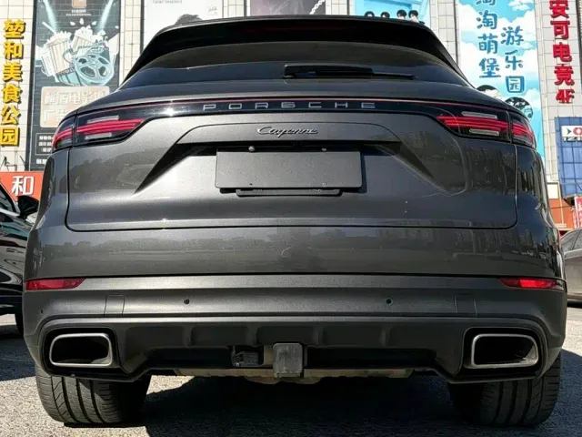 Porsche Cayenne — Фото автомобиля 3