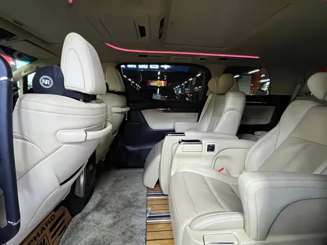 Toyota Alphard — Фото автомобиля 6