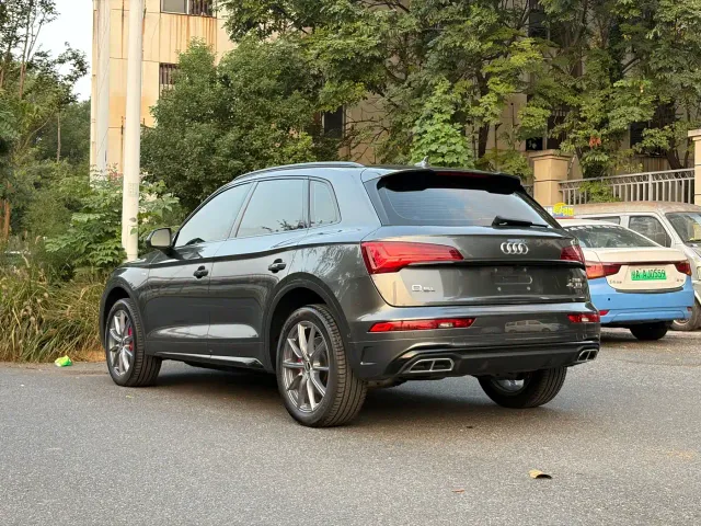 Audi Q5L — Фото автомобиля 4