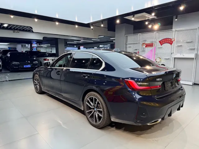 BMW 3 Series — Фото автомобиля 6