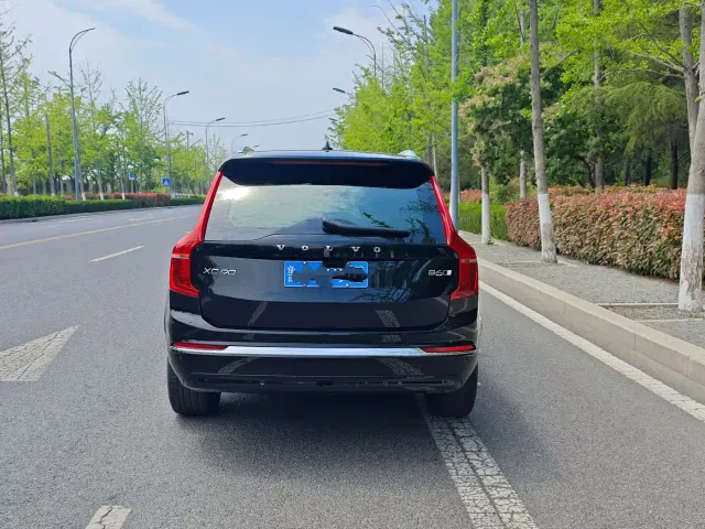 Volvo XC90 — Фото автомобиля 5