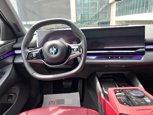 BMW 5 Series — Фото автомобиля 4