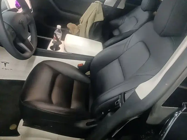 Tesla Model Y — Фото автомобиля 14