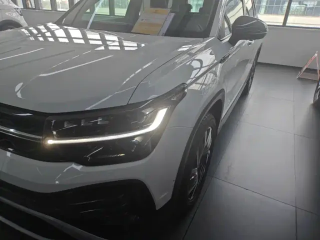 Volkswagen Tharu — Фото автомобиля 23