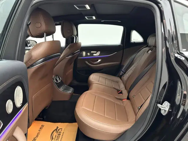 Mercedes-Benz E-Class — Фото автомобиля 9