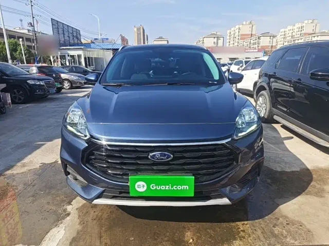 Ford Escape — Фото автомобиля 2