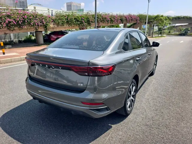 Geely Emgrand — Фото автомобиля 7