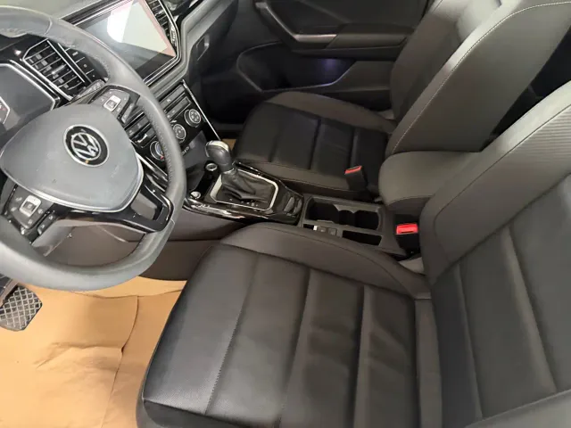 Volkswagen T-Roc — Фото автомобиля 8