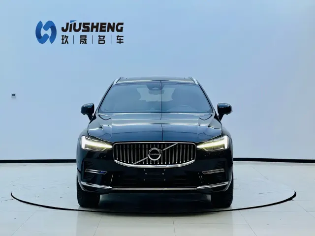 Volvo XC60 — Фото автомобиля 2