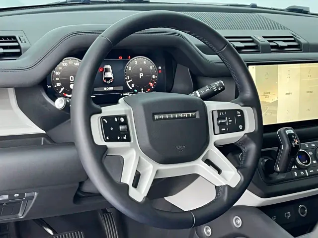Land Rover Defender — Фото автомобиля 4