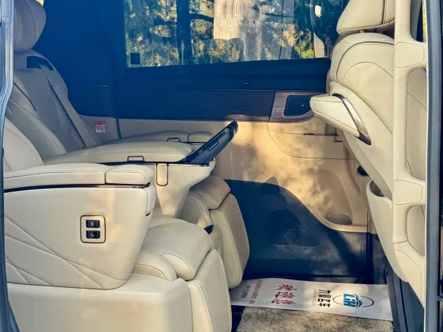 Toyota Alphard — Фото автомобиля 5