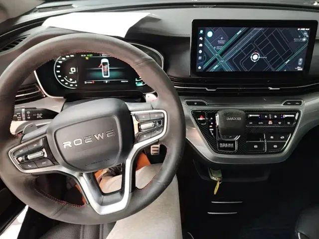 Roewe iMAX8 — Фото автомобиля 9