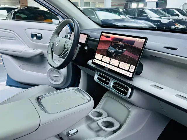 Leapmotor B10 — Фото автомобиля 7