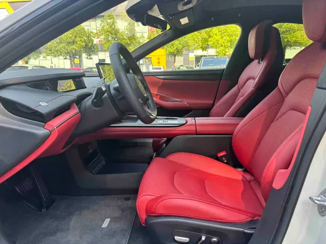Xiaomi SU7 — Фото автомобиля 10
