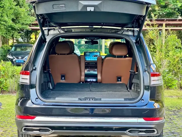 Lincoln Aviator — Фото автомобиля 14