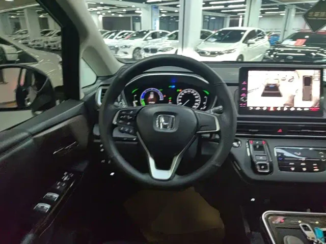 Honda Odyssey — Фото автомобиля 10