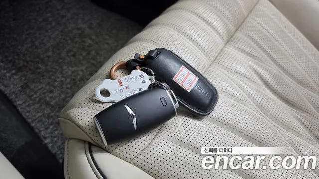 Genesis GV70 — Фото автомобиля 21