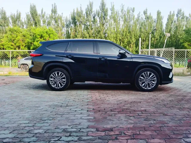 Toyota Highlander — Фото автомобиля 5