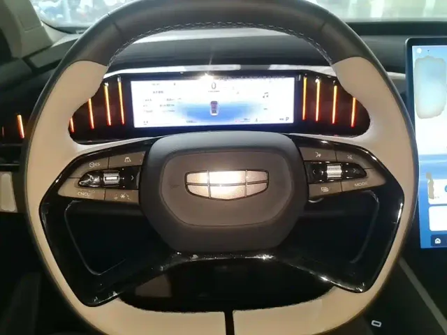Geely Boyue L — Фото автомобиля 10