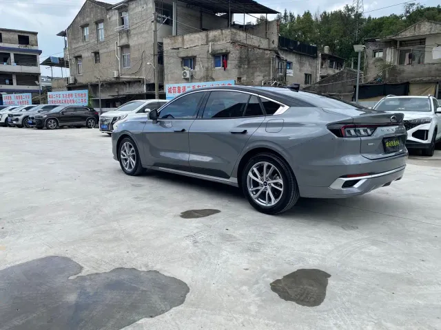 Ford Mondeo — Фото автомобиля 6