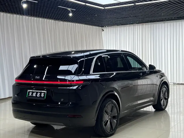 Li Auto L7 — Фото автомобиля 4