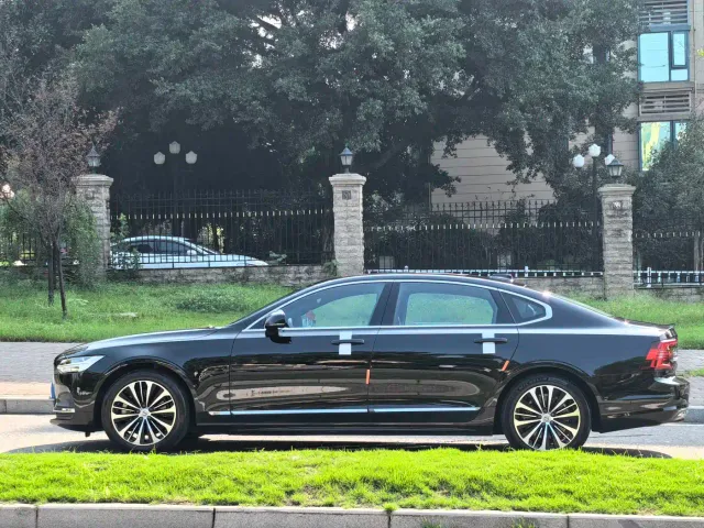 Volvo S90 — Фото автомобиля 4