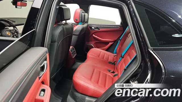 Porsche Macan — Фото автомобиля 16