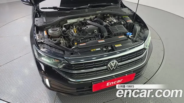 Volkswagen Jetta — Фото автомобиля 6