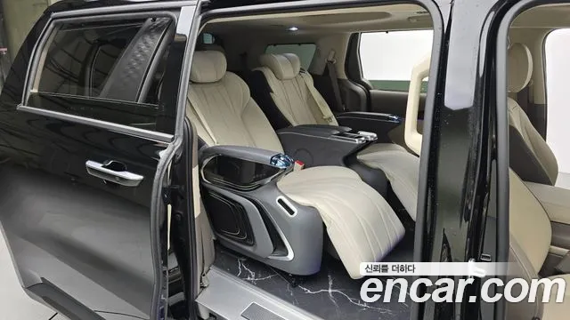 Kia Carnival — Фото автомобиля 12